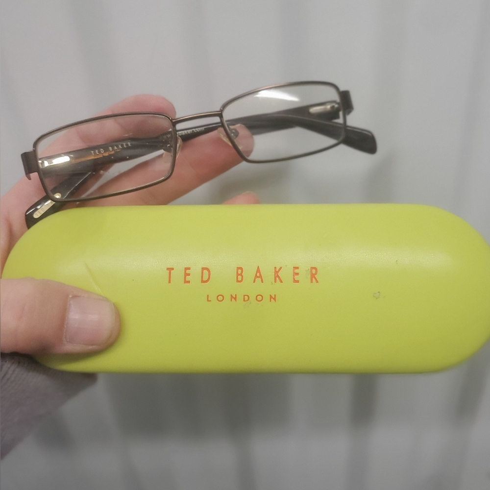2pc Ted Baker B926 Eyeglasses and Case.